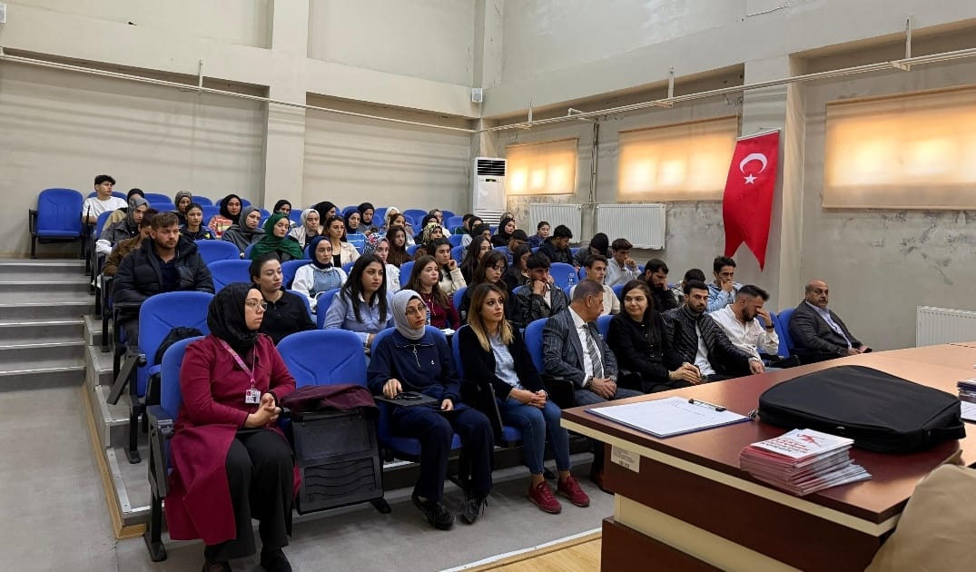 İlçe Sağlık Müdürlüğü tarafından organ bağışı haftası münasebetiyle, öğrencilerimize yönelik bir seminer düzenlendi